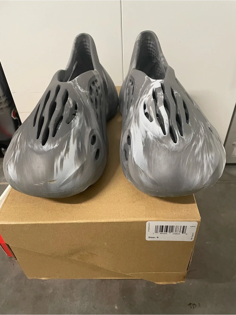 Yeezy Foam Runners in Grey Marble size 9 men’s